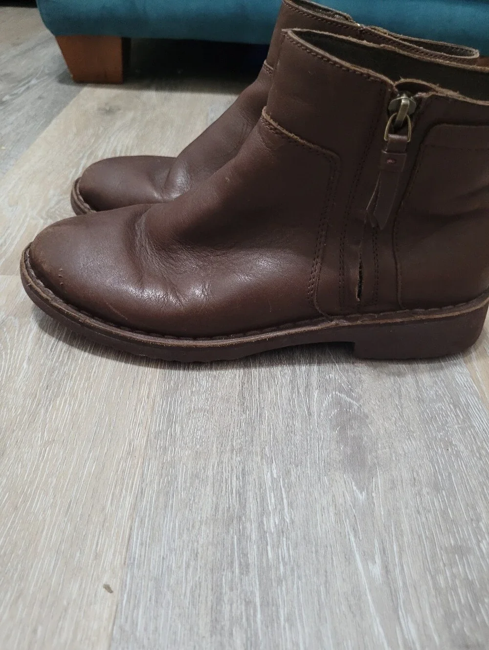 Ugg Rea Leather Ankle Boots 9.5 Minimalist Fall Brown Leather Cottagecore